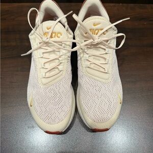 Nike Women's Sneakers in Cream and Gold - Like new condition